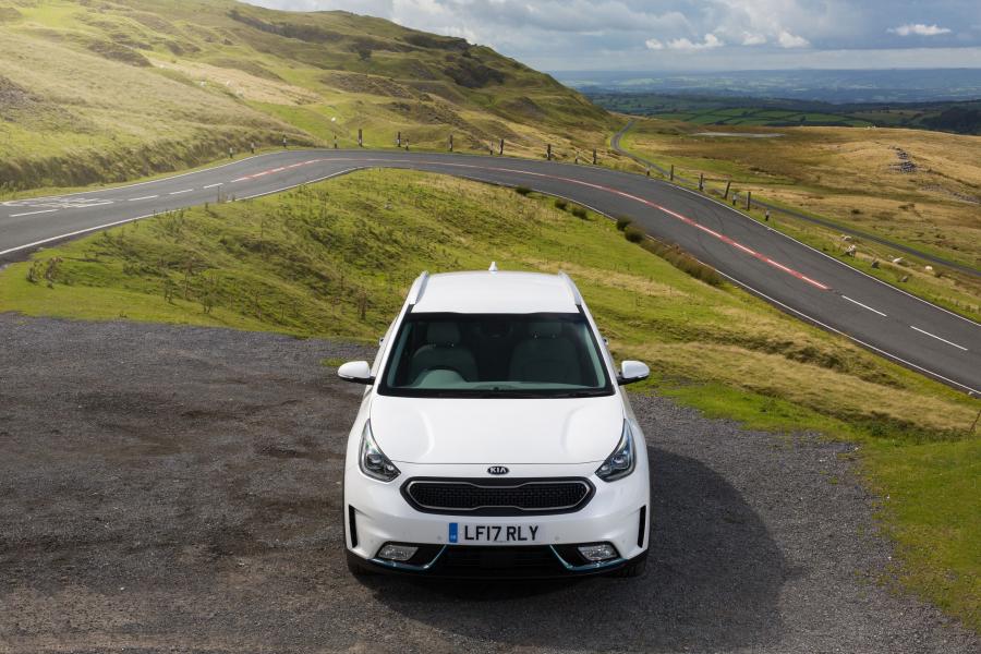  Kia Niro Plug-In Hybrid (DE) 2017 года  (UK) (фото 3 из 18)